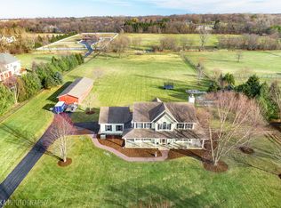 2908 Oak Ridge Rd, Crystal Lake, IL 60012