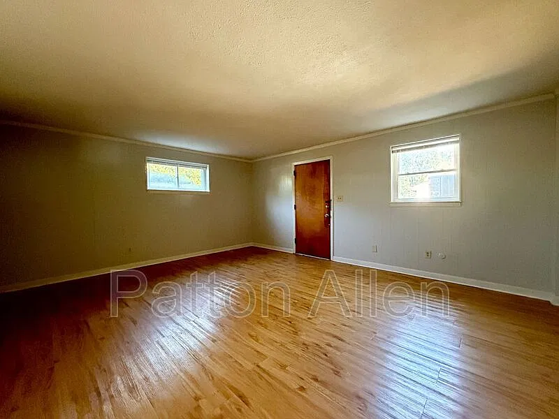 1 bed, 1.0 bath, 720 sqft, $1,195 — Photo 2