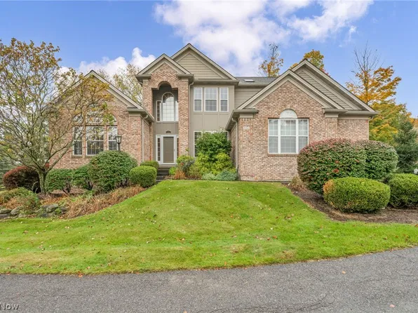 532 Covington Ln, Chagrin Falls, OH 44023