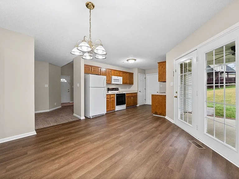 386 Brook Mead Dr — Photo 9
