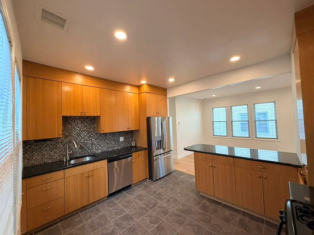 2 bed, 1200 sqft, $2,750 — Photo 3