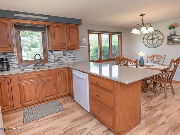 4th image of 812 Great Plains Ct