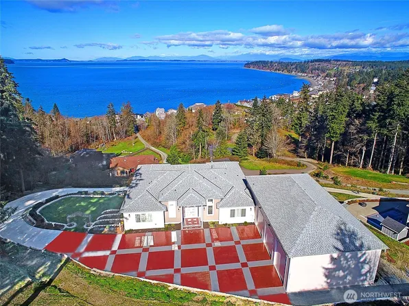 1025 Clearwater Place, Camano Island, WA 98282