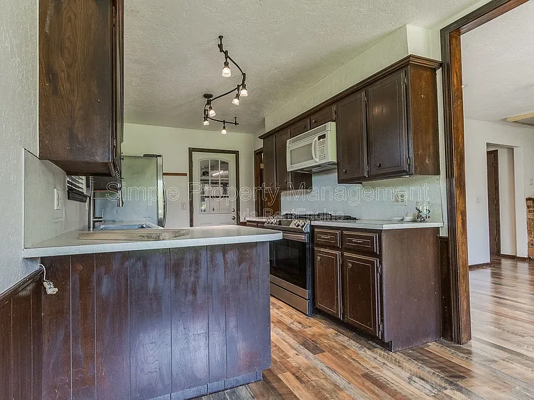 18916 Dave Dr — Photo 14