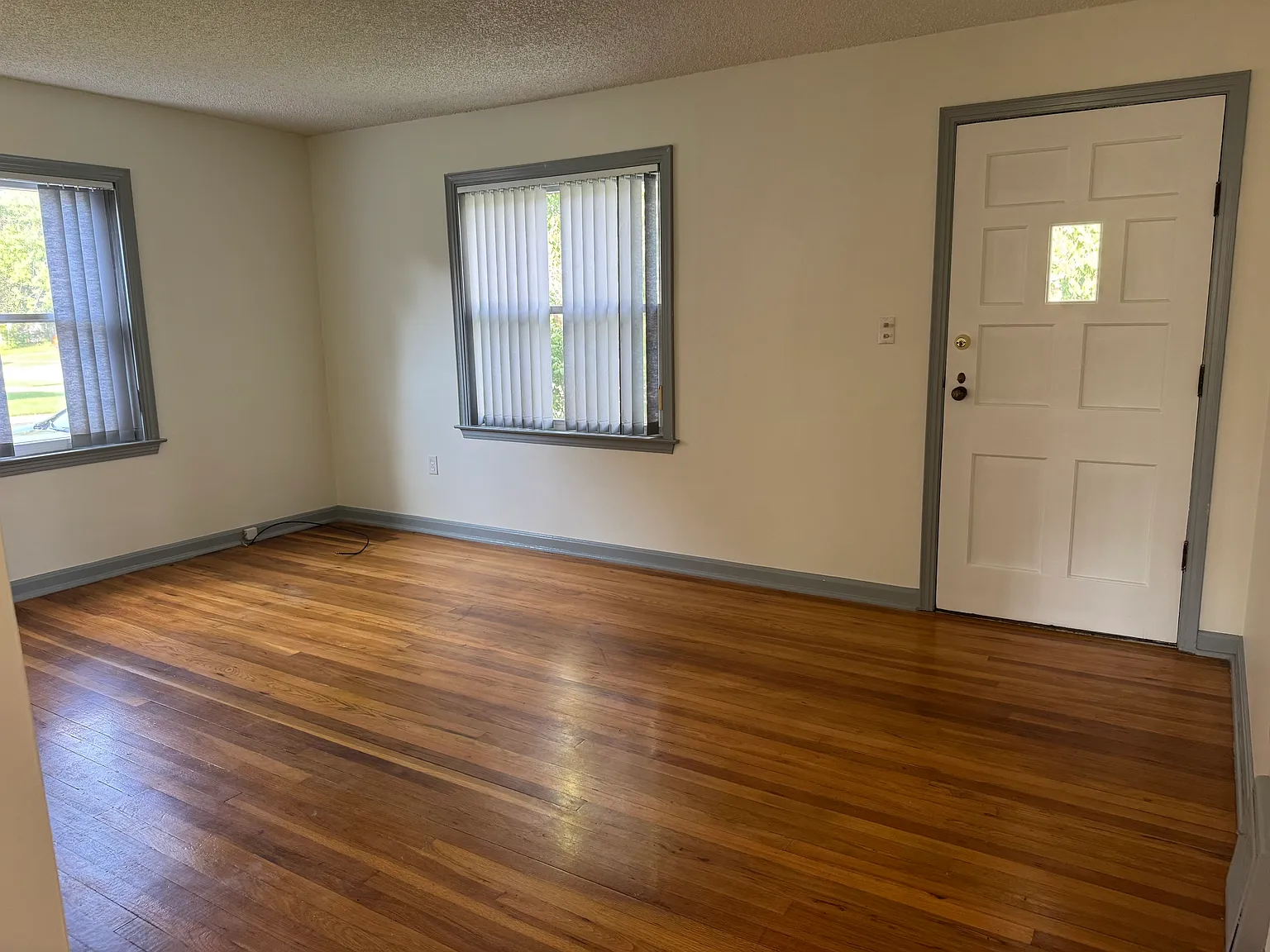 Longwood Dr, Mayfield Heights — Photo 4