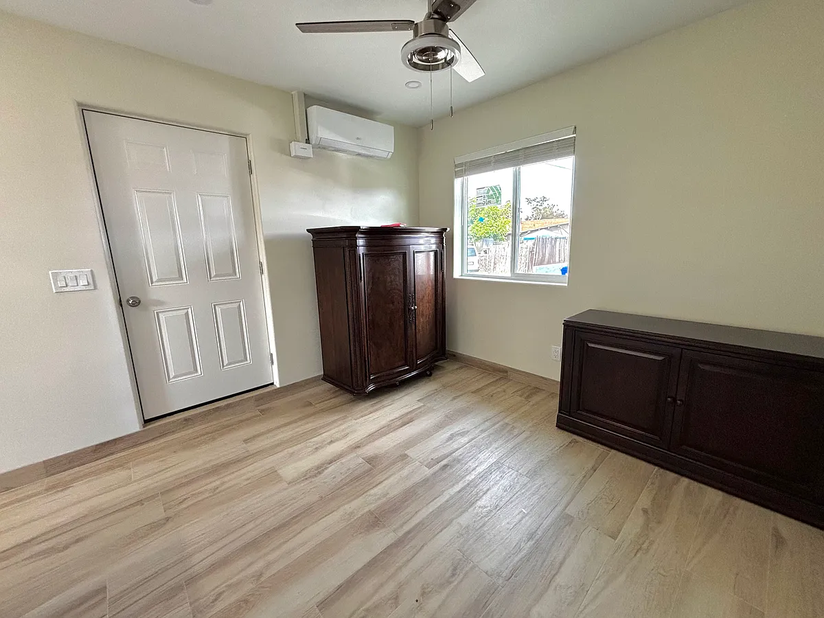 Building Photo - 2732 Oceanside Blvd #2