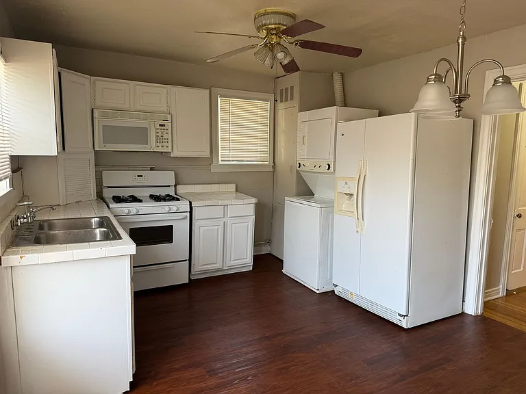 237 Pershing Ave #4 — Photo 2