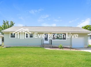 220 Jeanette Dr, Florissant, MO 63031