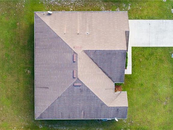 3rd image of 1251 Schumann Dr