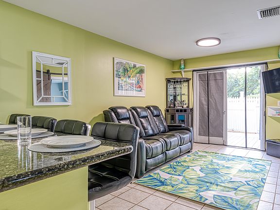 5th image of 620 Thomas St APT 171