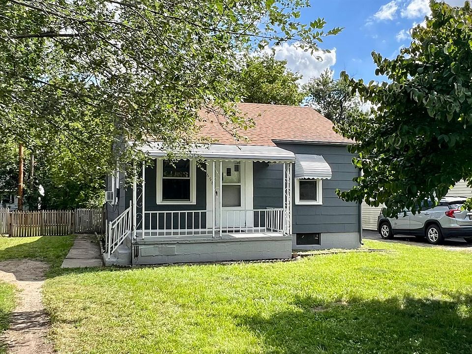 1st image of 658 Bagley Ave