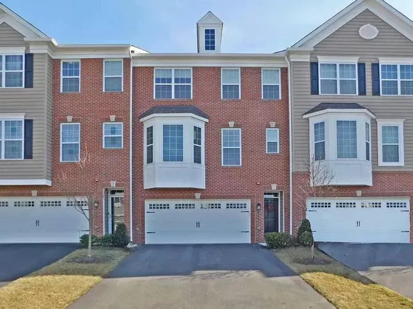 184 Saddlebrook Dr, Bensalem, PA 19020