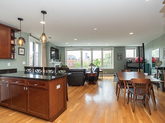 5th image of 1500 W Grand Ave APT 3E