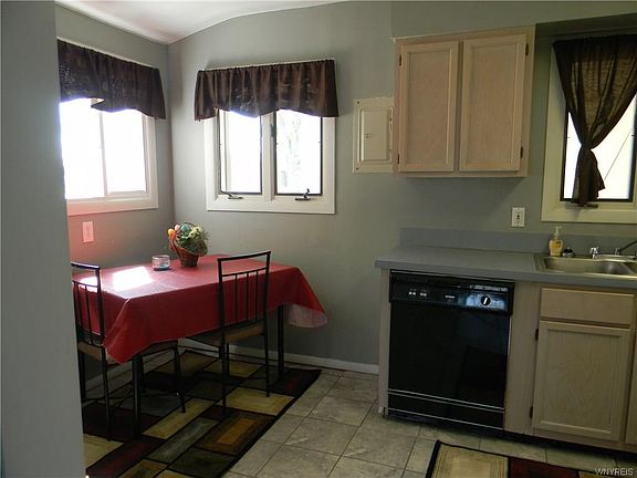 3rd image of 18 Steele Cir #2
