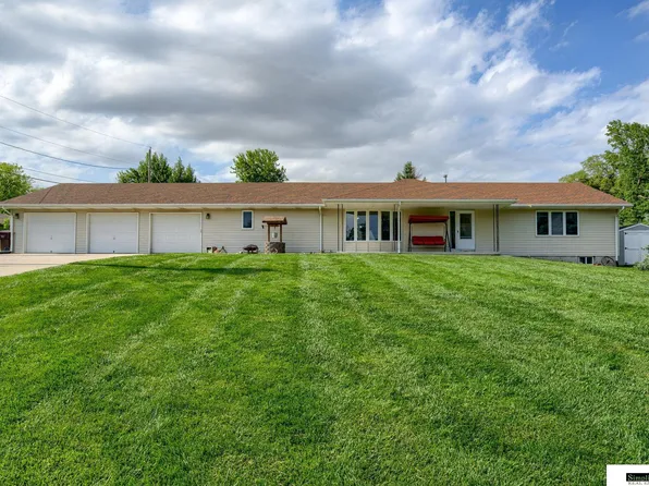 808 E Eldora Ave, Weeping Water, NE 68463