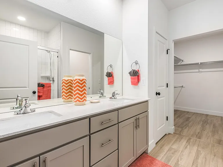 5795 Champlain Dr — Photo 18