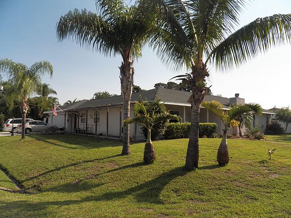 2nd image of 301 SE Crosspoint Drive