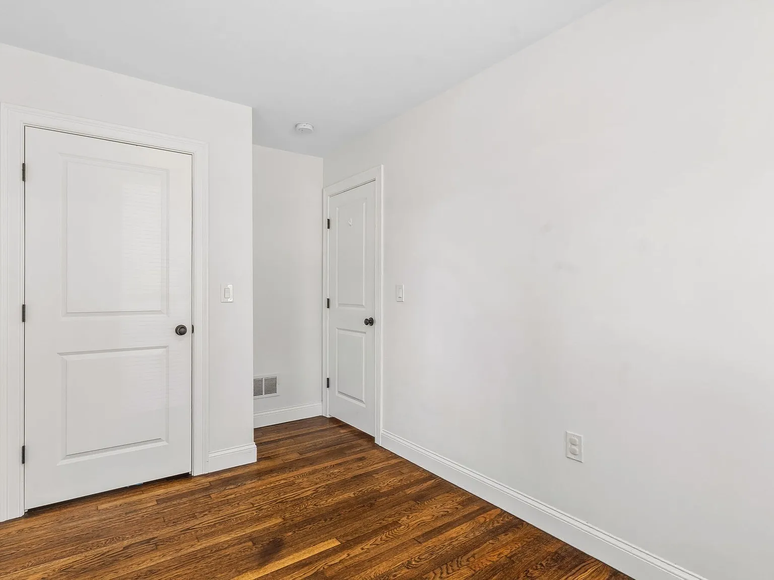 183 Whitwell Street - 1 — Photo 3