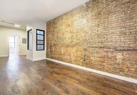 3rd image of 449 W 51st St #4