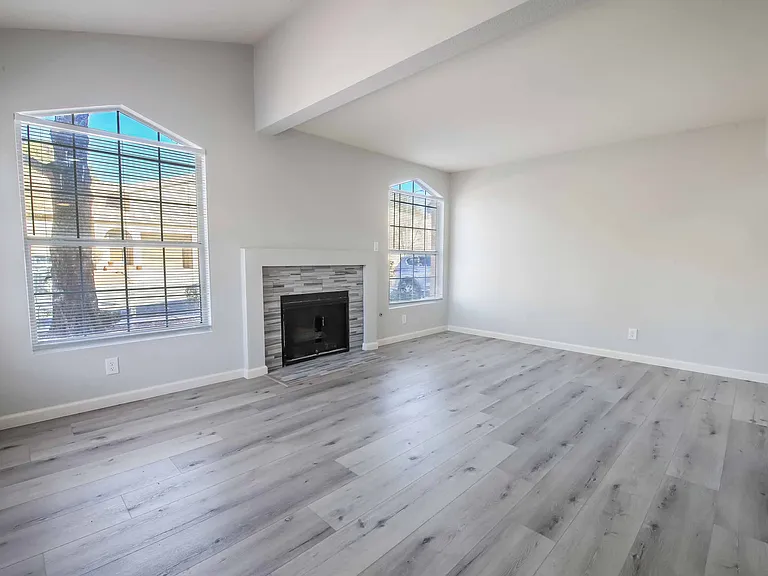 2840 Floral Peak Dr — Photo 3