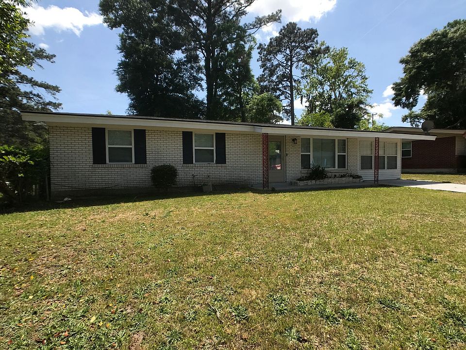 2nd image of 421 Barnhill Dr