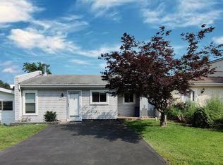 6034 Regents Park Rd, Centreville, VA 20120