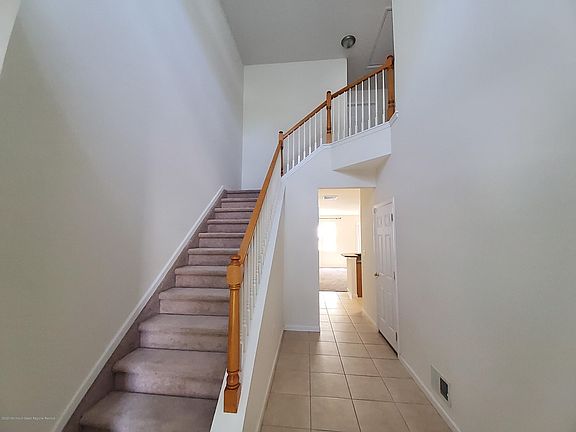5th image of 100 Pine St Unit 11