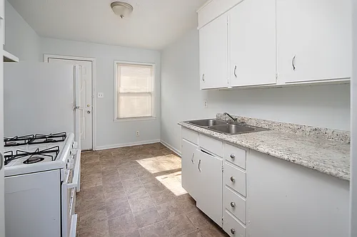 5300 Clearmont Ave #3 Photo 1