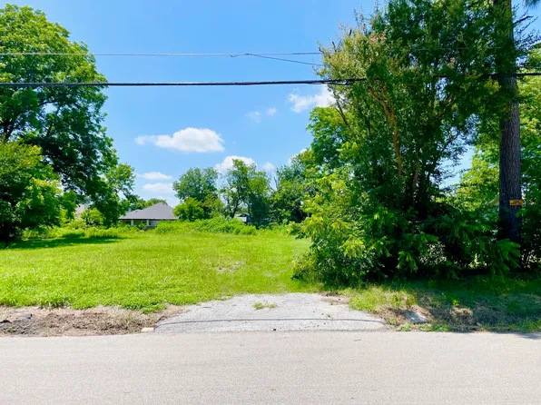 806 S Medora St, Terrell, TX 75160