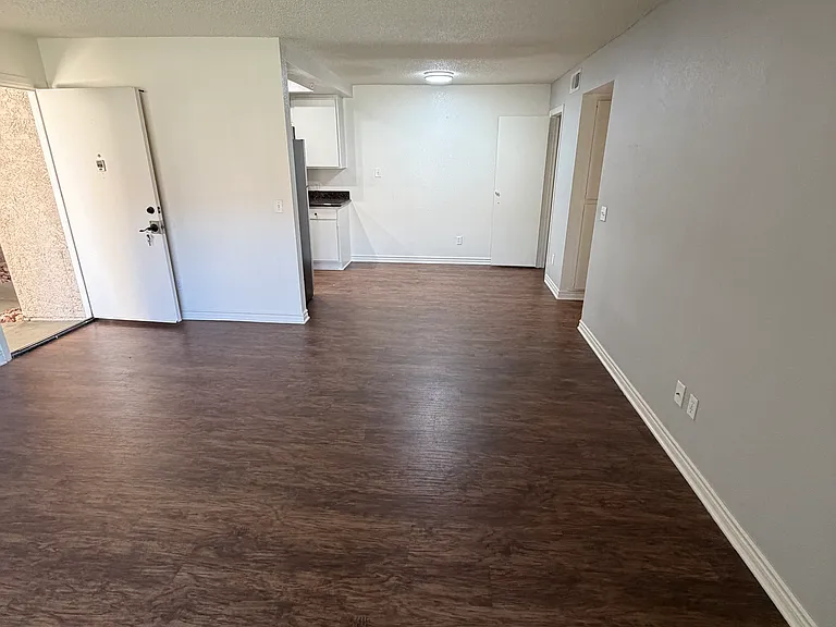 Rancho Vista Apartments — Photo 4