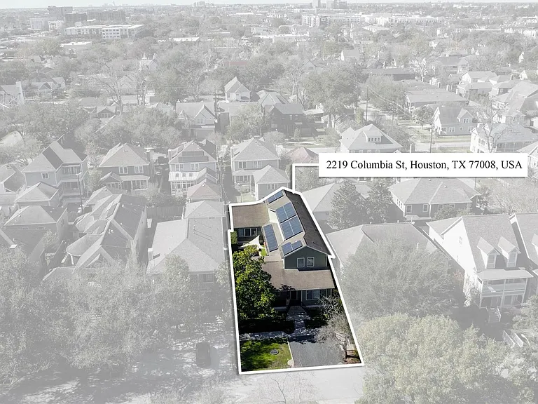 2219 Columbia St — Photo 48