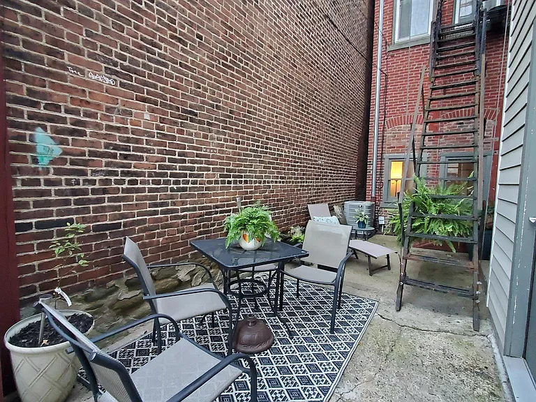 1302 Buena Vista St #3 — Photo 17