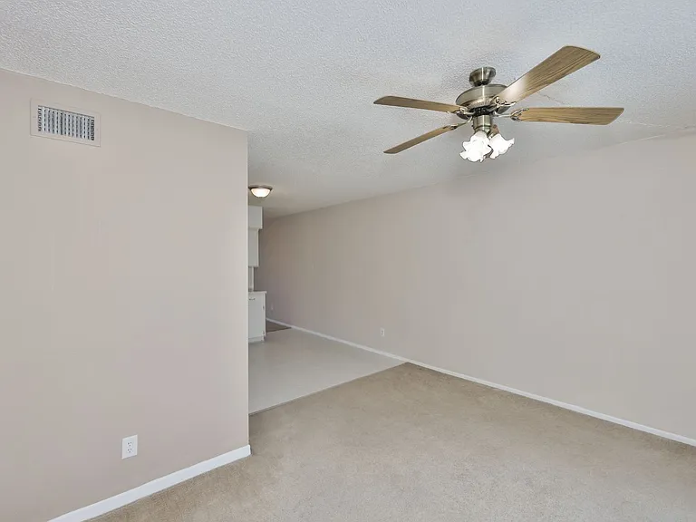 2287 Philippine Dr #29 — Photo 10