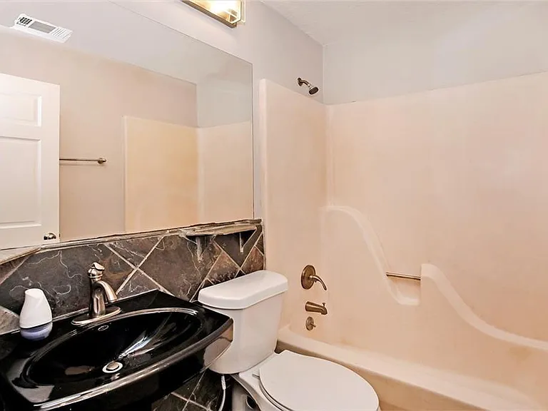 5345 Sugar Ridge Dr — Photo 12