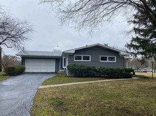 607 Maple Ln, Geneva, IL 60134