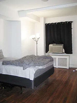 Rented by Segallis Real Estate | media 17