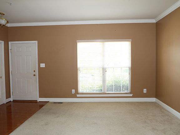 2nd image of 530 Callander Way