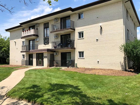 3rd image of 8333 Captons Ln APT 301