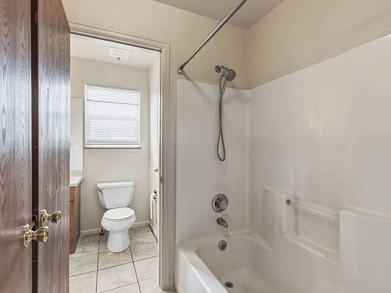 432 Sundance Cir N — Photo 16