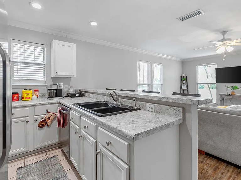 1235 N. Bronough Street — Photo 15