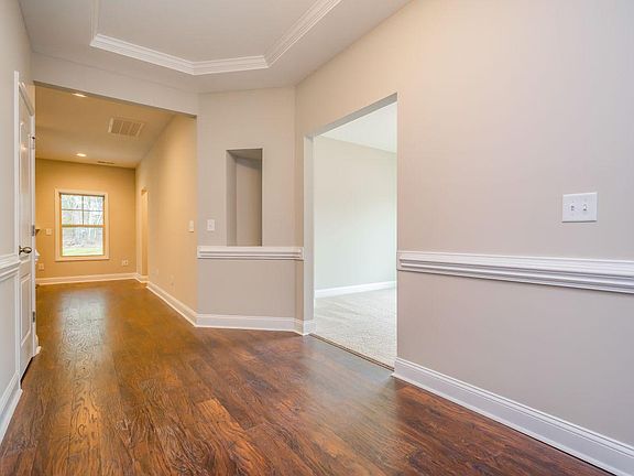 004 Foyer Compressed