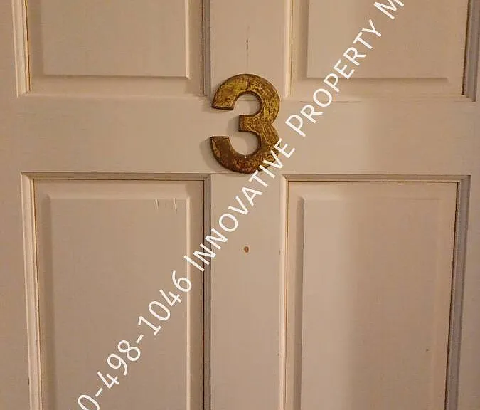 712 S Grand Traverse St #3 — Photo 2