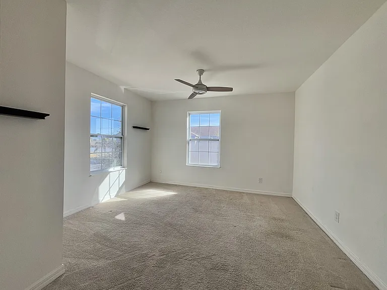 140 Primrose Dr — Photo 7