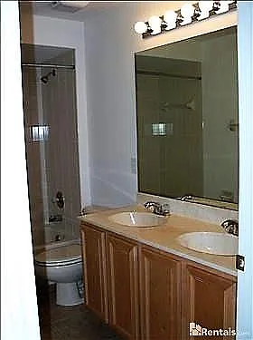 Double sinks in second bath