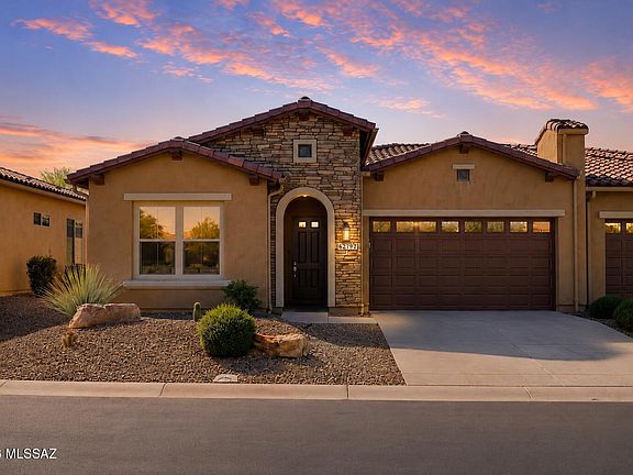2nd image of 62797 E Thunder Rock Dr