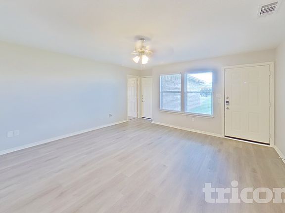 2nd image of 213 Dean Ct