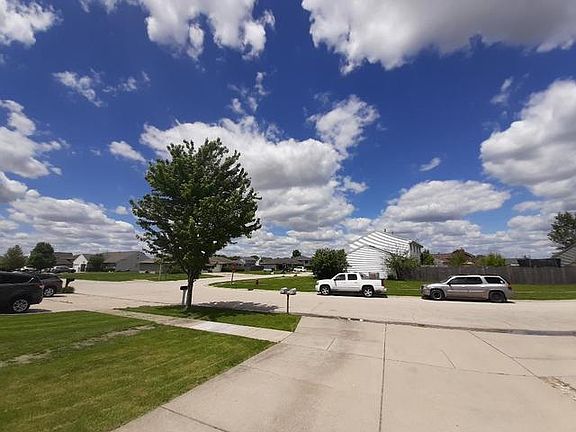 5th image of 825 Covey Ln