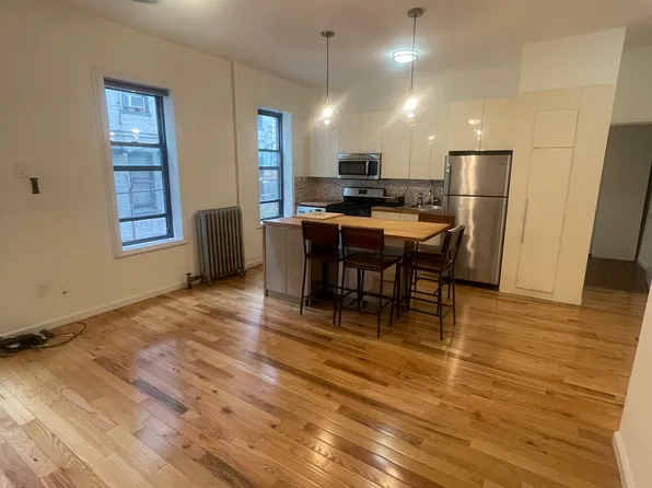 590 Parkside Avenue image 6 of 19