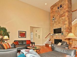 12 Emilys Way, East Setauket, NY 11733