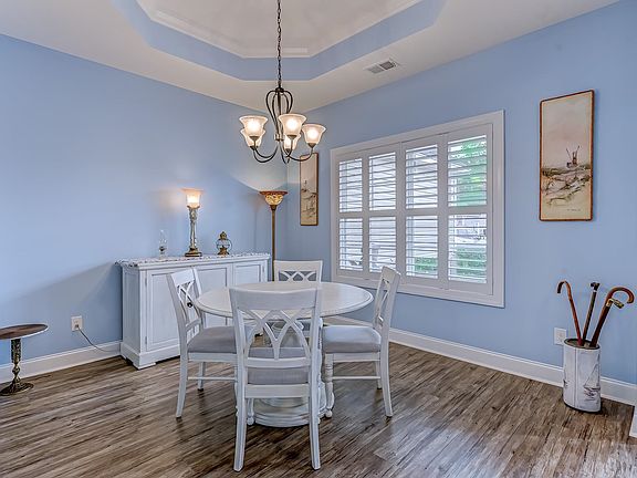 5th image of 209 Highmeadow Ln.